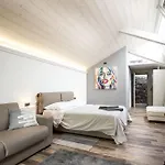 イン La Del Cantiere ラーリオ