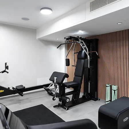 イン La Del Cantiere ラーリオ